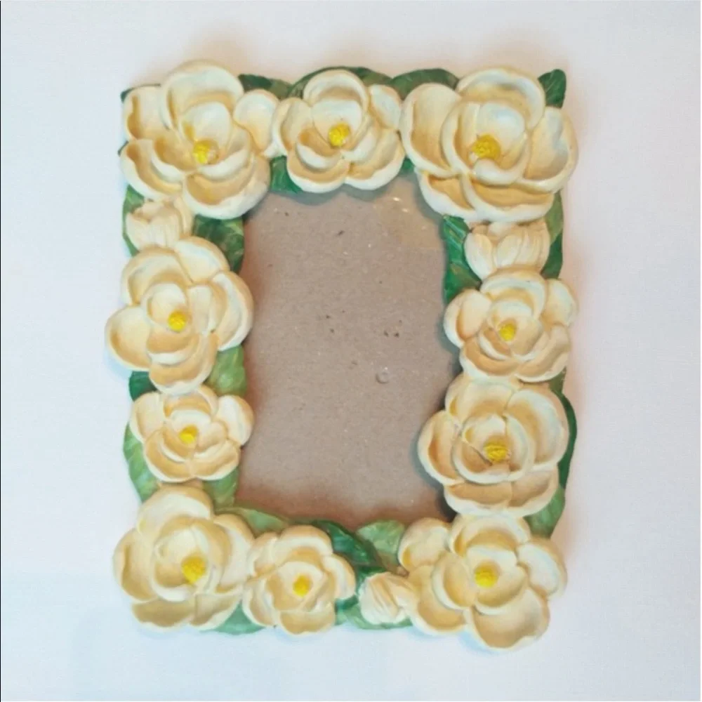 4/$15 🌻 Magnolia Flower Picture Frame